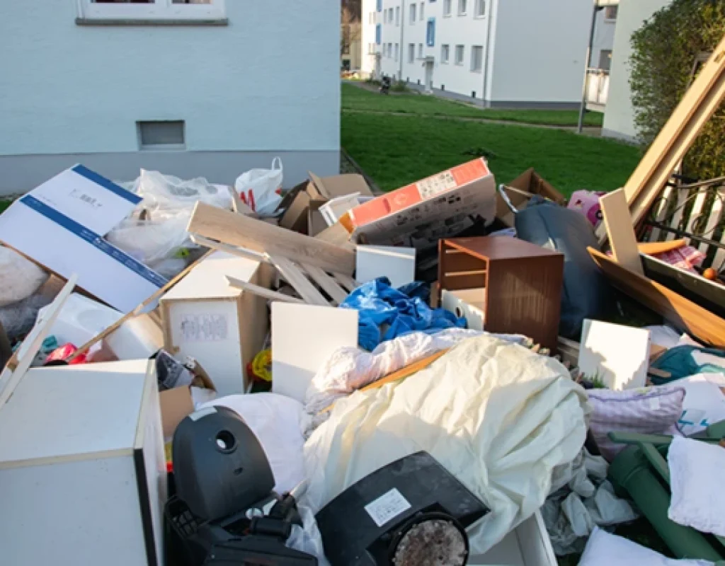 Zippy Dumpster rental service in Los Angeles County residential neighborhood